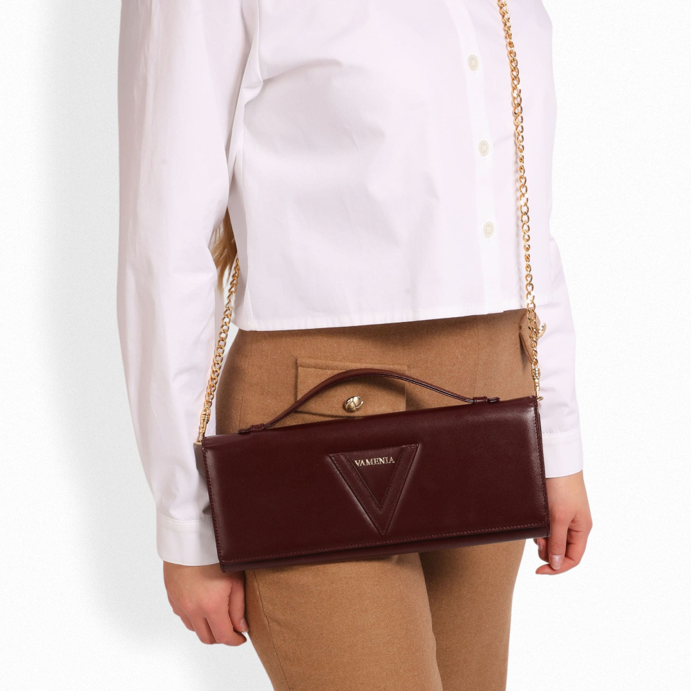 Lange Clutch aus Kalbsleder in bordeaux